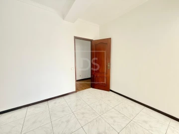 Apartamento T3 para Venda em Póvoa de Varzim, Beiriz e Argivai