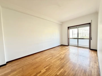 Apartamento T3 para Venda em Póvoa de Varzim, Beiriz e Argivai