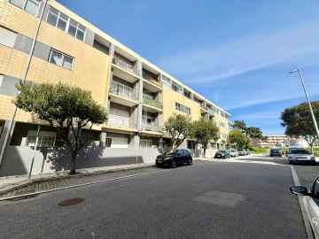 Apartamento T3 para Venda em Póvoa de Varzim, Beiriz e Argivai