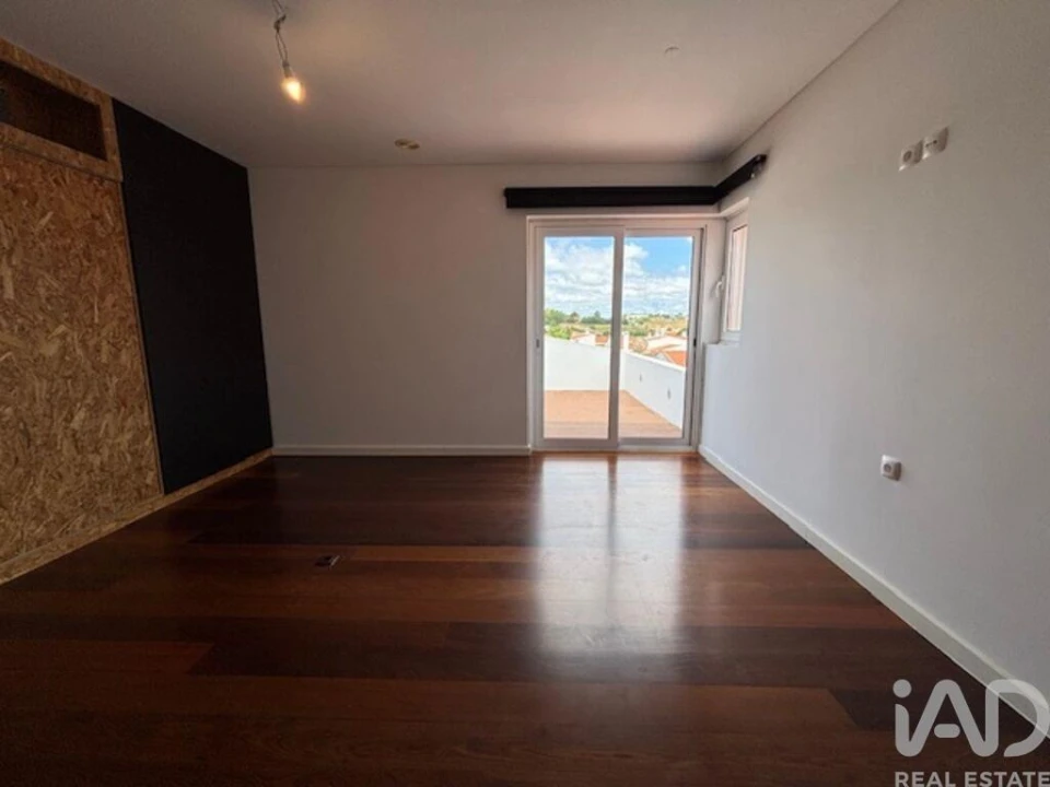 Moradia T3 para Arrendamento em Vila Franca de Xira Foto 24