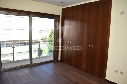 Moradia T4 para Venda em Mafamude e Vilar do Paraíso