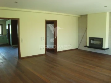 Moradia T4 para Venda em Mafamude e Vilar do Paraíso