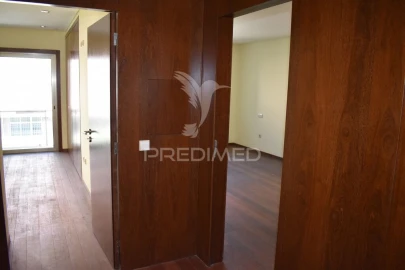 Moradia T4 para Venda em Mafamude e Vilar do Paraíso