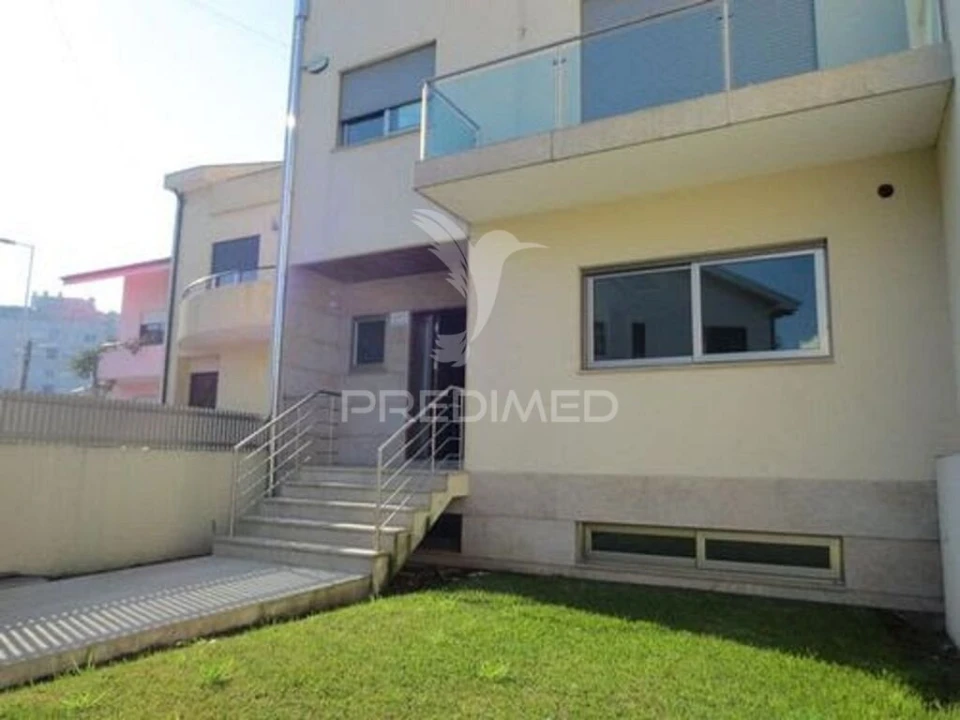 Moradia T4 para Venda em Mafamude e Vilar do Paraíso Foto 1