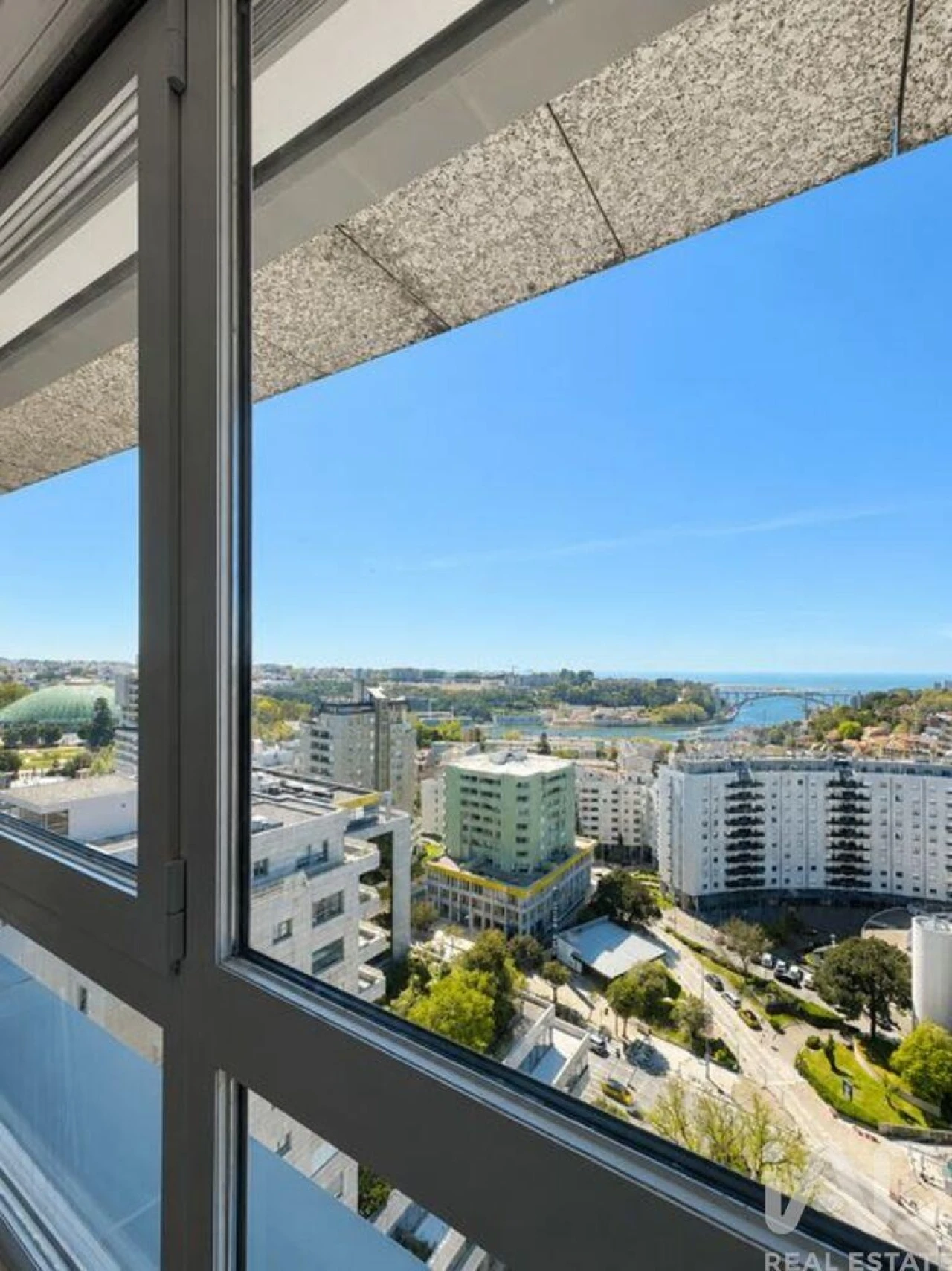 Apartamento T1 para Venda em Lordelo do Ouro e Massarelos Foto 8