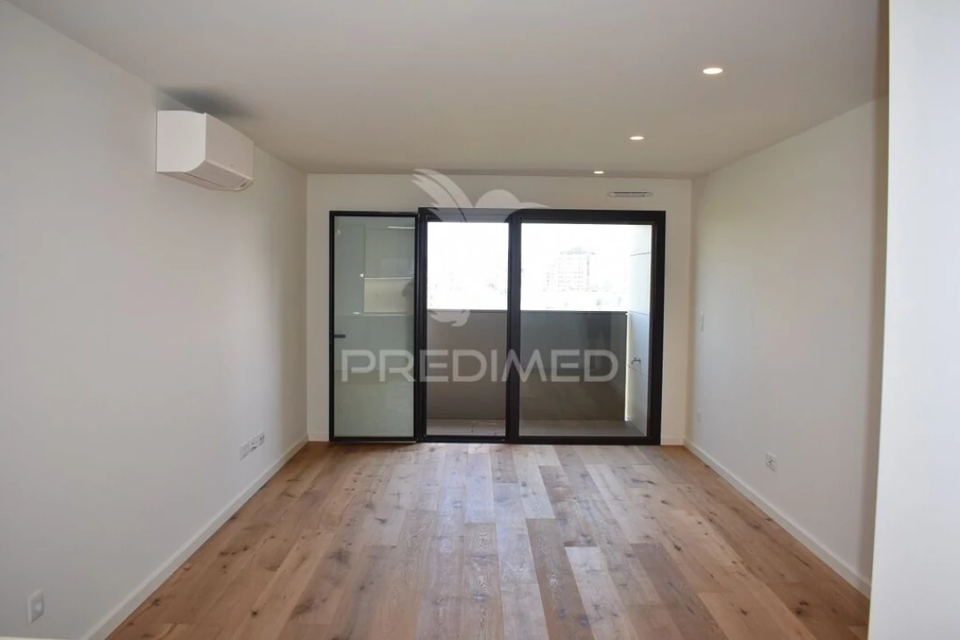 Apartamento T1 para Venda em Mafamude e Vilar do Paraíso Foto 9