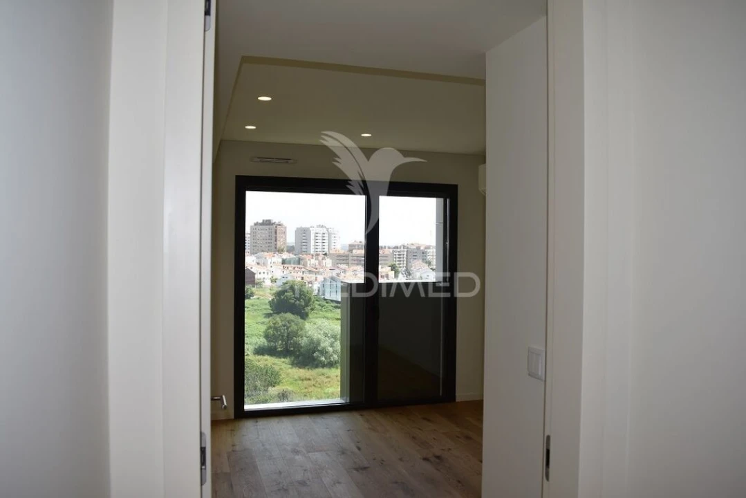 Apartamento T1 para Venda em Mafamude e Vilar do Paraíso Foto 3