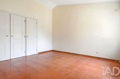 Moradia T5 para Venda em Corroios