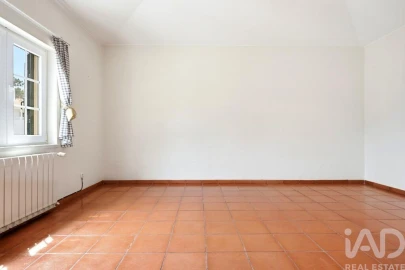 Moradia T5 para Venda em Corroios