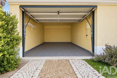 Moradia T5 para Venda em Corroios