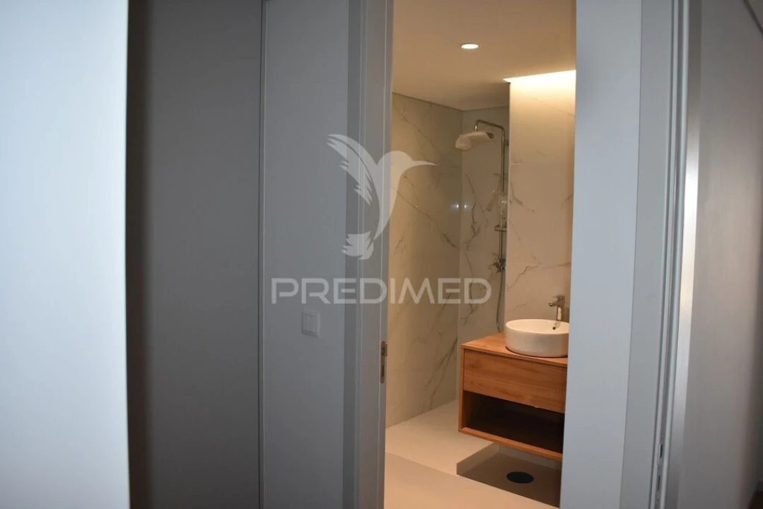 Apartamento T2 para Venda em Mafamude e Vilar do Paraíso Foto 8