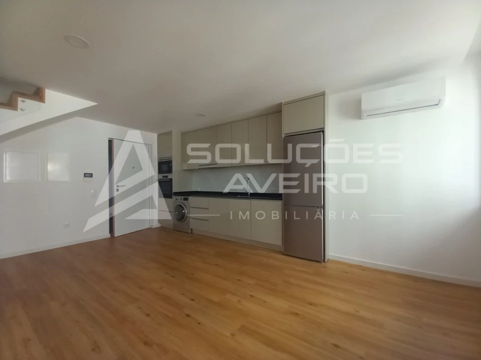 Apartamento T2 para Venda em Glória e Vera Cruz Foto 2