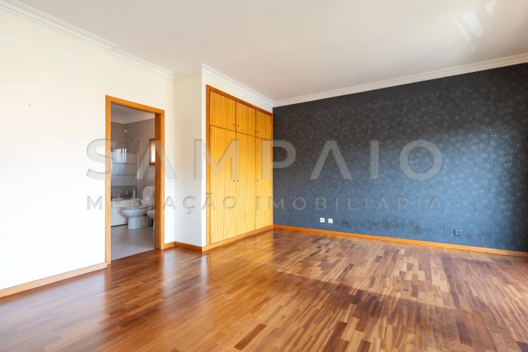 Apartamento T3 para Venda em Fânzeres e São Pedro da Cova Foto 16