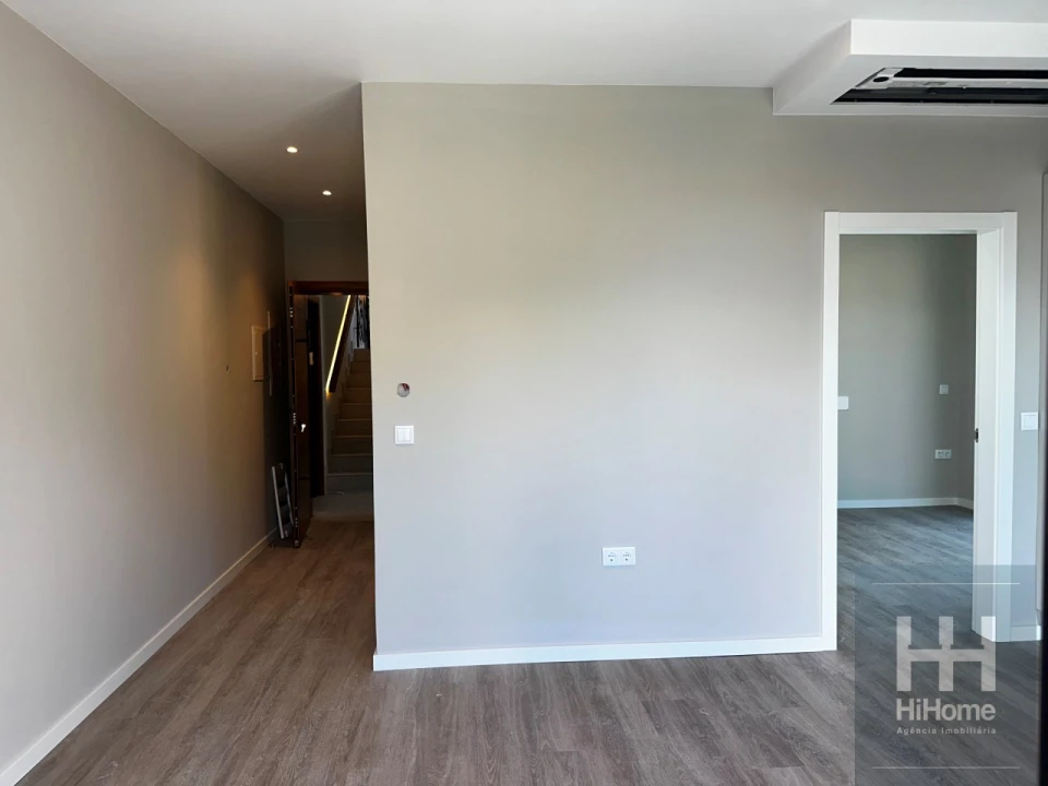 Apartamento para Venda em Machico Foto 8