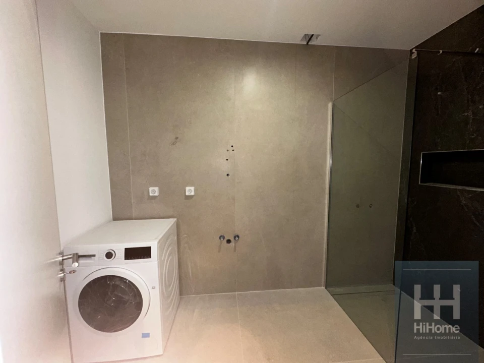 Apartamento para Venda em Machico Foto 12