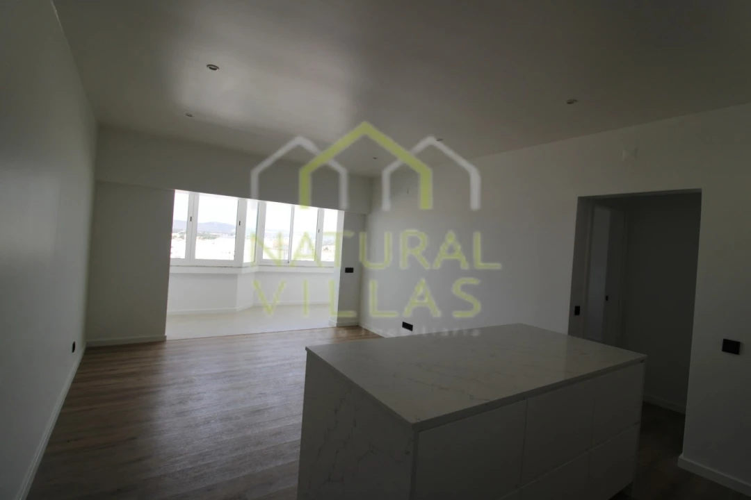 Apartamento T1 para Venda em Quarteira Foto 5
