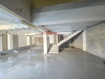 Armazém para Venda em Silvalde