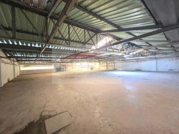 Armazém para Venda em Silvalde
