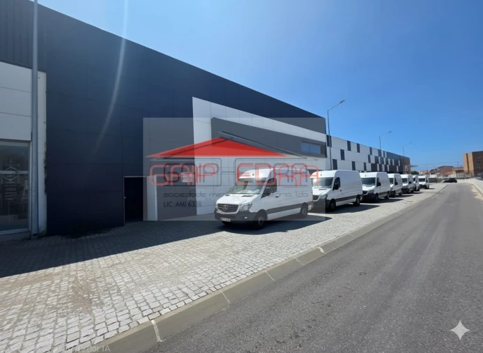 Armazém para Venda em Silvalde