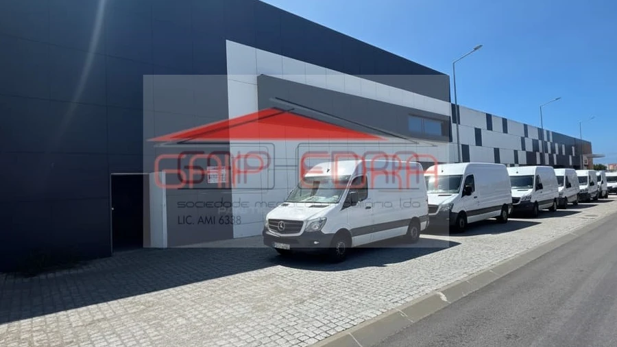 Armazém para Venda em Silvalde