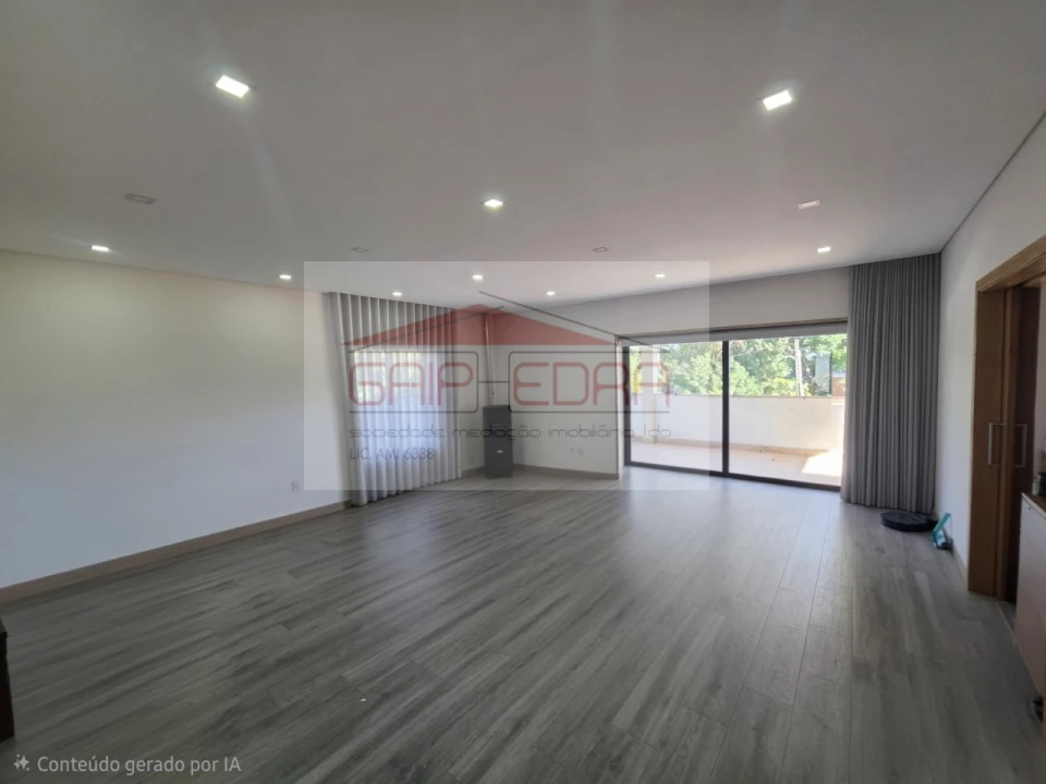 Moradia para Venda em Airães Foto 5