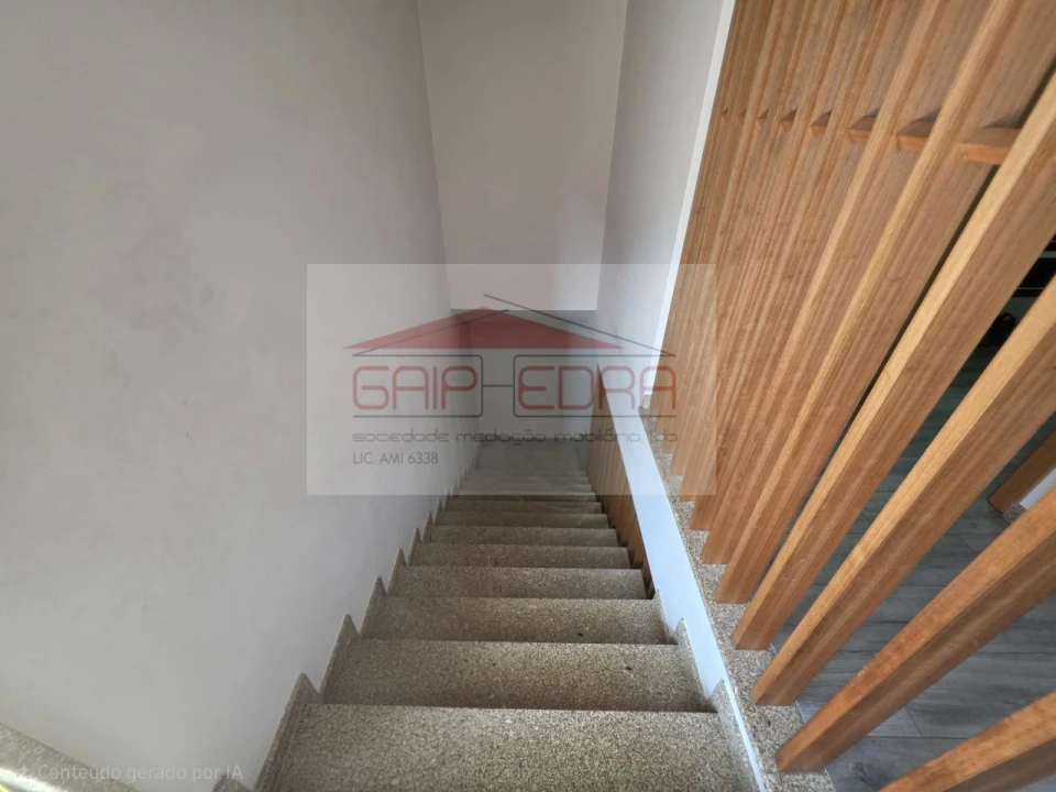 Moradia para Venda em Airães Foto 39