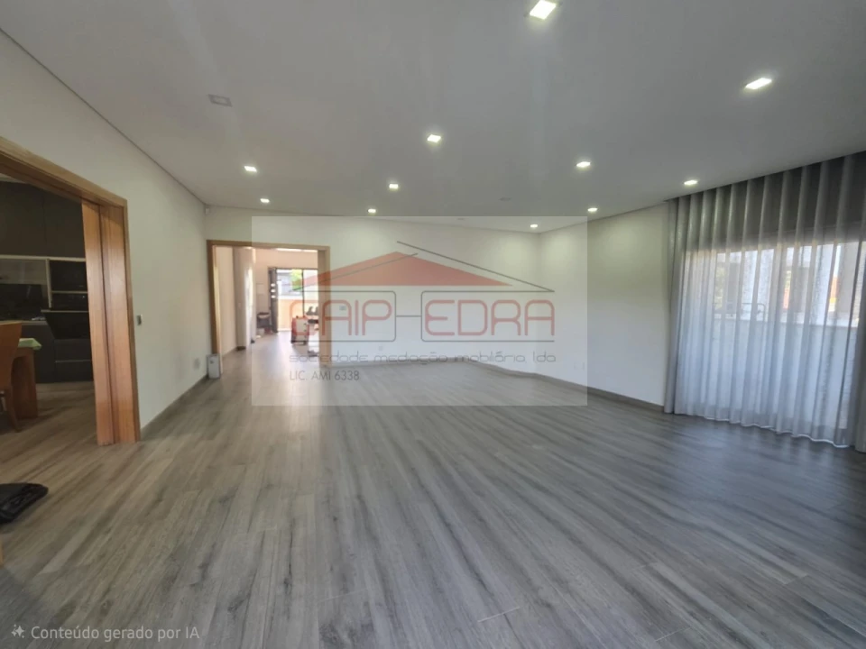 Moradia para Venda em Airães Foto 8