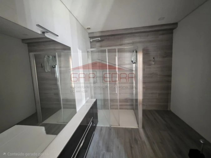 Moradia para Venda em Airães Foto 34