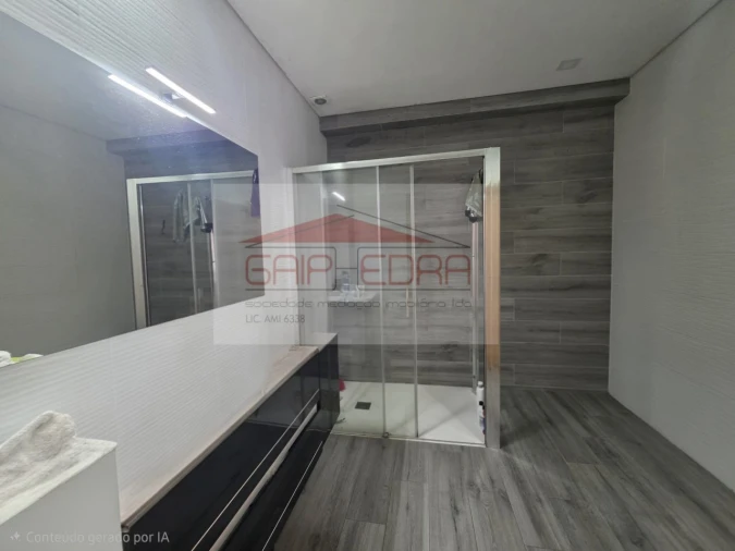 Moradia para Venda em Airães Foto 36