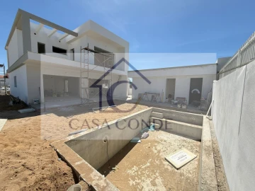 Moradia T4 para Venda em Azeitão (São Lourenço e São Simão)