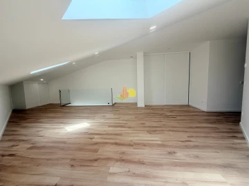Apartamento T4 para Venda em Tavarede