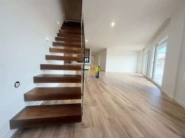 Apartamento T4 para Venda em Tavarede