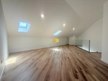 Apartamento T4 para Venda em Tavarede