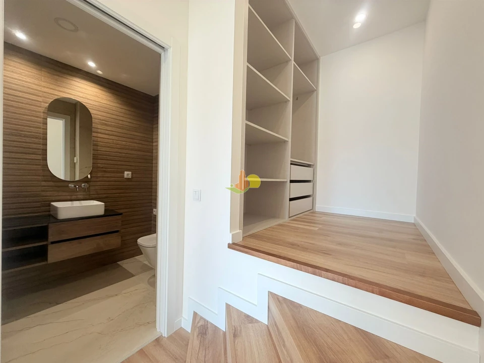Apartamento T4 para Venda em Tavarede Foto 33