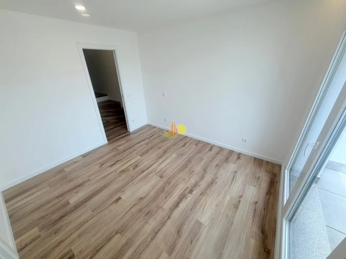 Apartamento T4 para Venda em Tavarede Foto 32