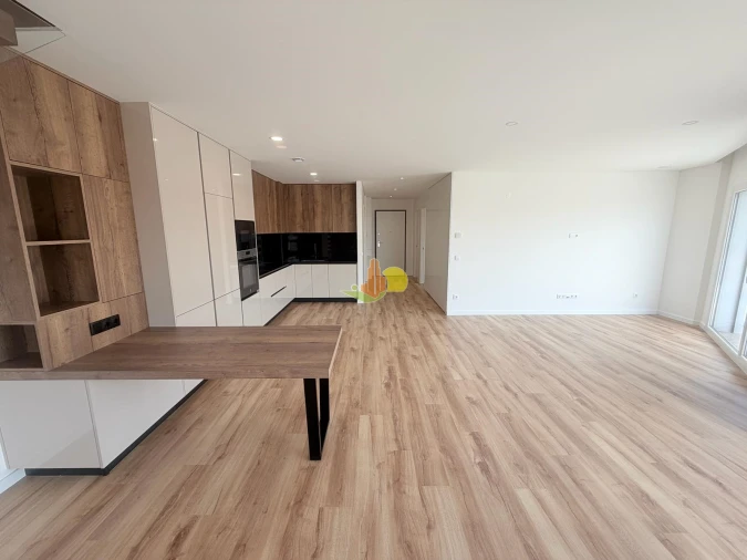 Apartamento T4 para Venda em Tavarede Foto 7