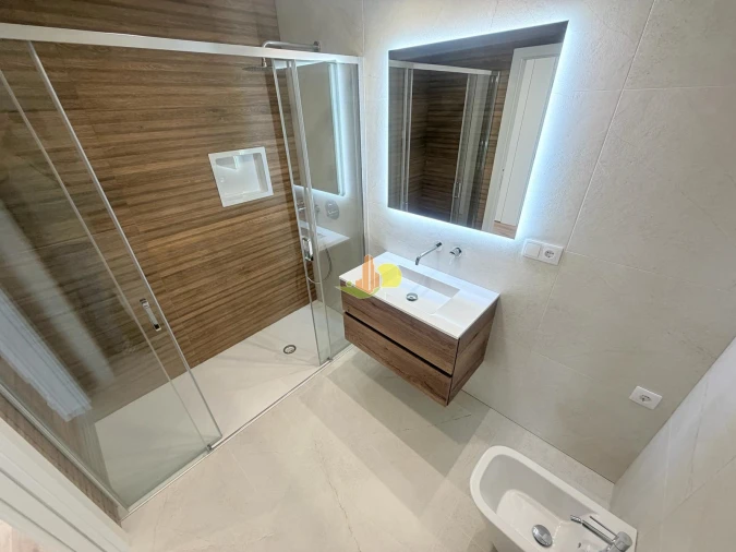 Apartamento T4 para Venda em Tavarede Foto 14