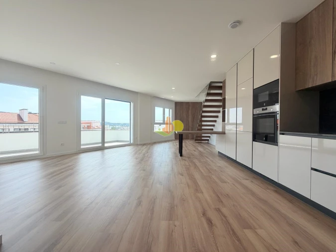 Apartamento T4 para Venda em Tavarede Foto 4