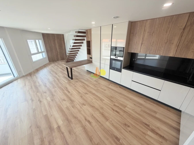 Apartamento T4 para Venda em Tavarede Foto 8