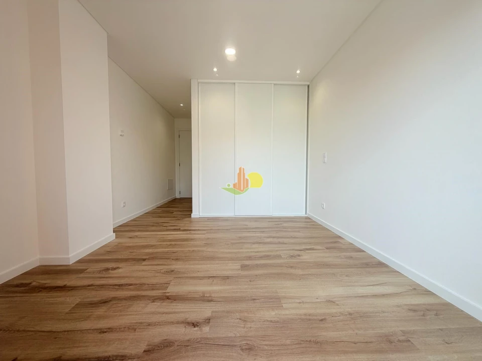 Apartamento T4 para Venda em Tavarede Foto 23