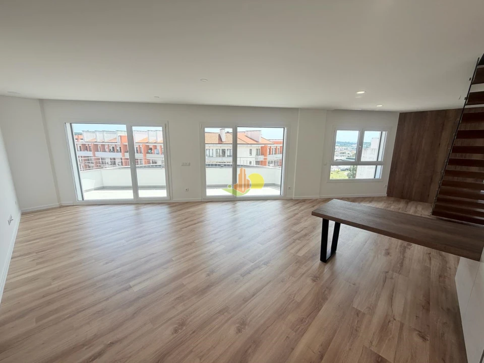 Apartamento T4 para Venda em Tavarede Foto 9