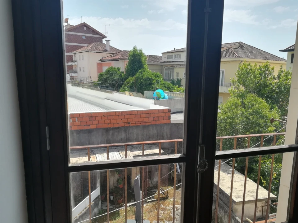 Apartamento T4 para Venda em Santo Antonio dos Olivais Foto 38