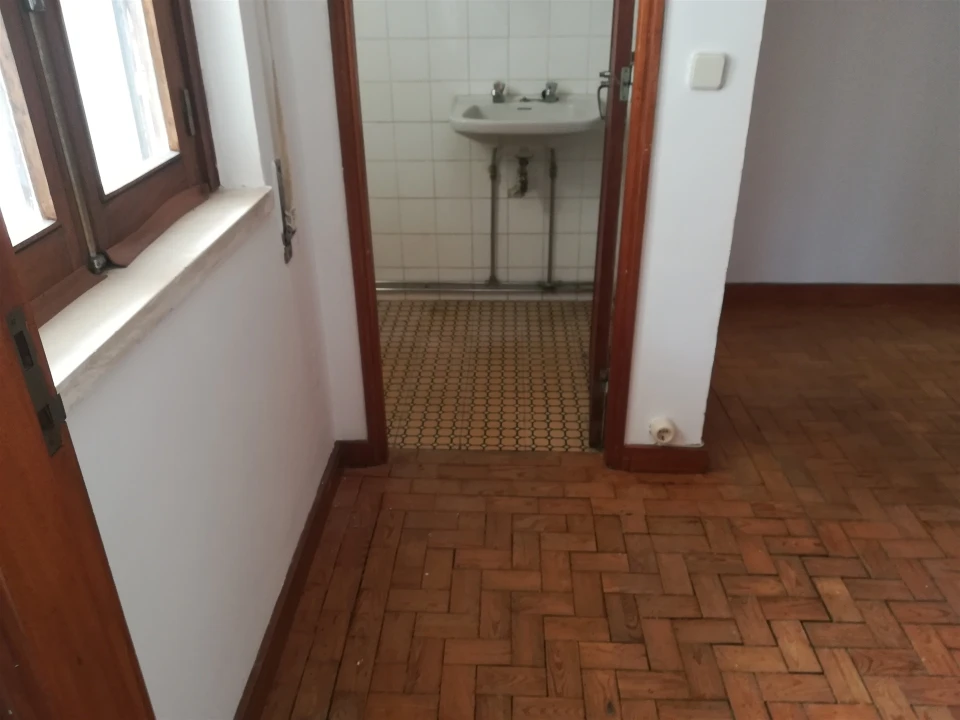 Apartamento T4 para Venda em Santo Antonio dos Olivais Foto 22
