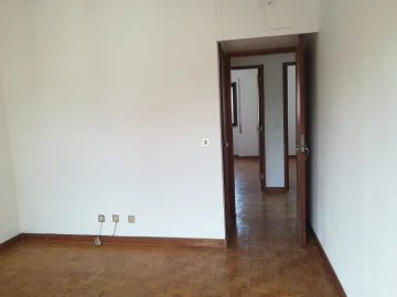Apartamento T4 para Venda em Santo Antonio dos Olivais