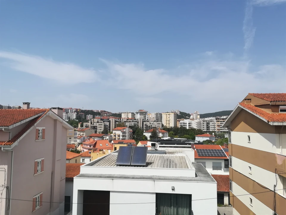 Apartamento T4 para Venda em Santo Antonio dos Olivais Foto 8