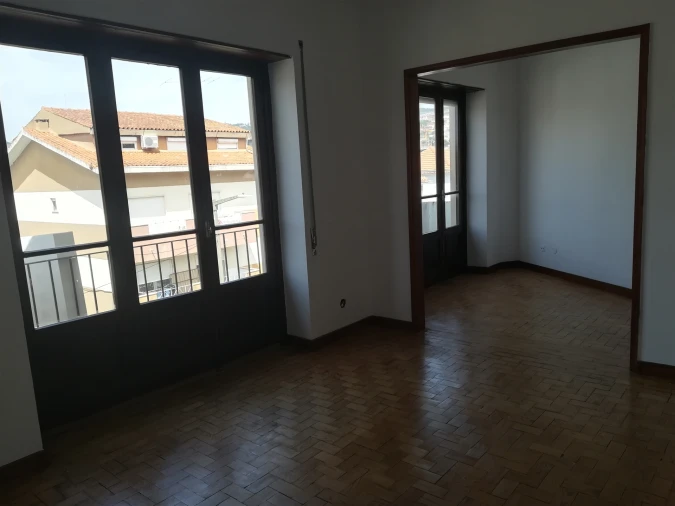 Apartamento T4 para Venda em Santo Antonio dos Olivais Foto 6
