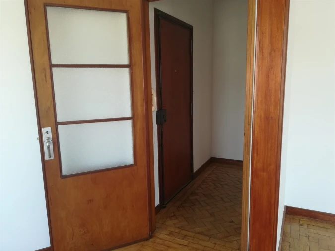 Apartamento T4 para Venda em Santo Antonio dos Olivais Foto 10