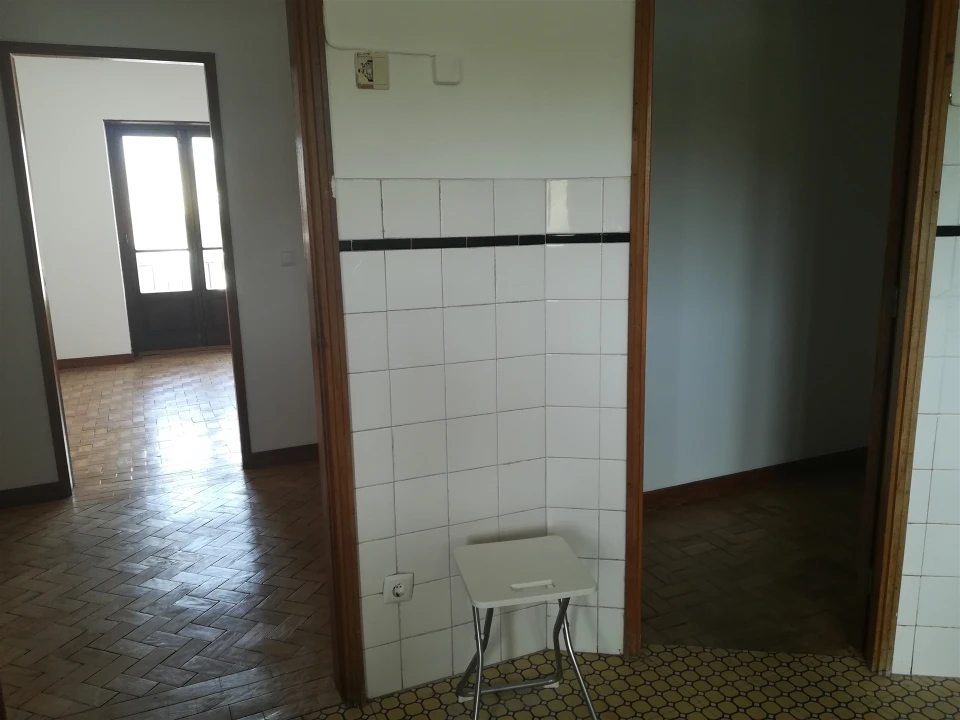 Apartamento T4 para Venda em Santo Antonio dos Olivais Foto 14