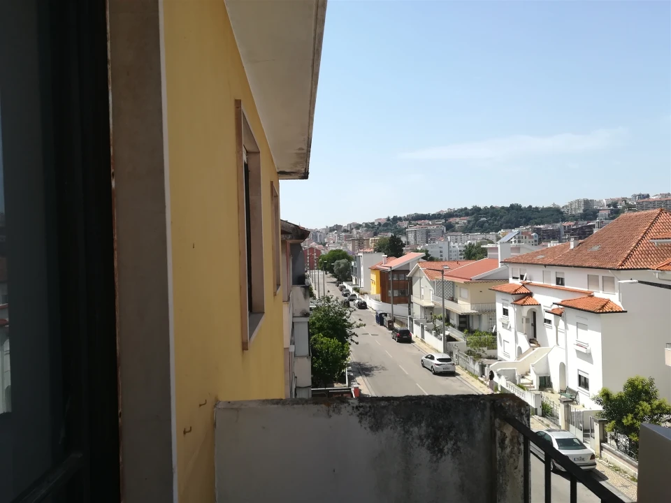 Apartamento T4 para Venda em Santo Antonio dos Olivais Foto 9