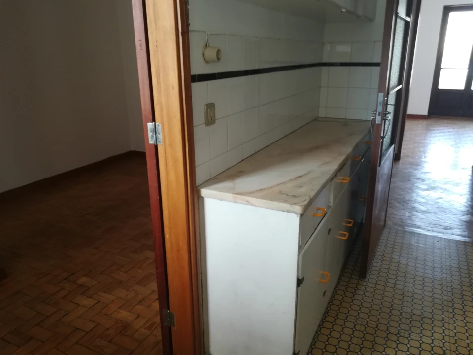 Apartamento T4 para Venda em Santo Antonio dos Olivais Foto 21